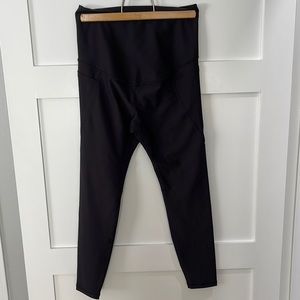 Old Navy Maternity full panel Elevate Powersoft leggings.